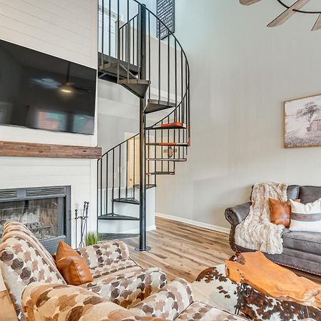 Downtown Gatlinburg Condo With Mountain-View Balcony Экстерьер фото