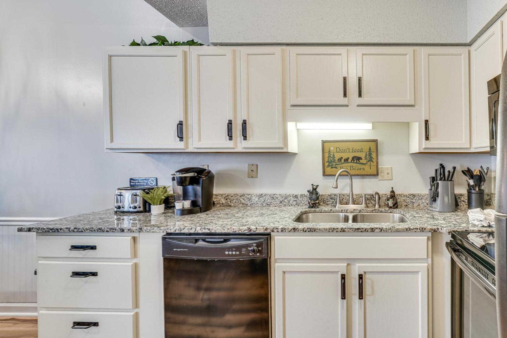 Downtown Gatlinburg Condo With Mountain-View Balcony Экстерьер фото