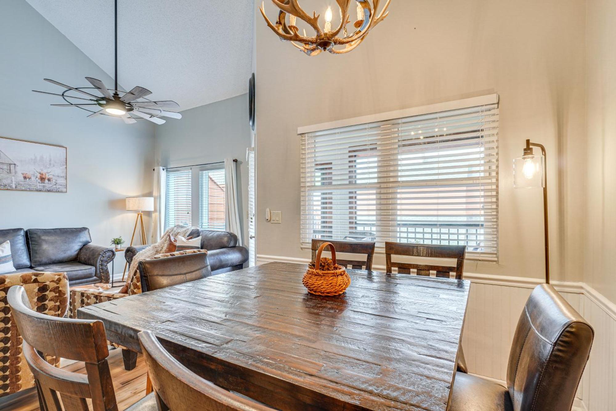 Downtown Gatlinburg Condo With Mountain-View Balcony Экстерьер фото