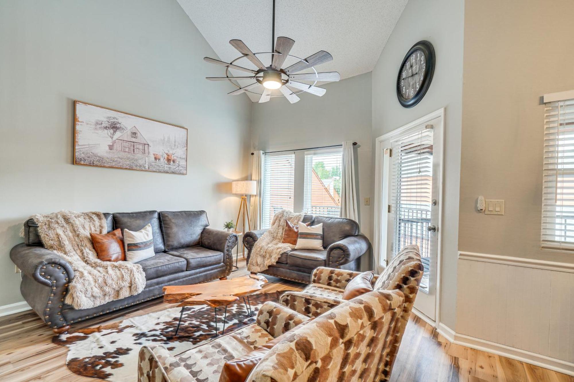 Downtown Gatlinburg Condo With Mountain-View Balcony Экстерьер фото
