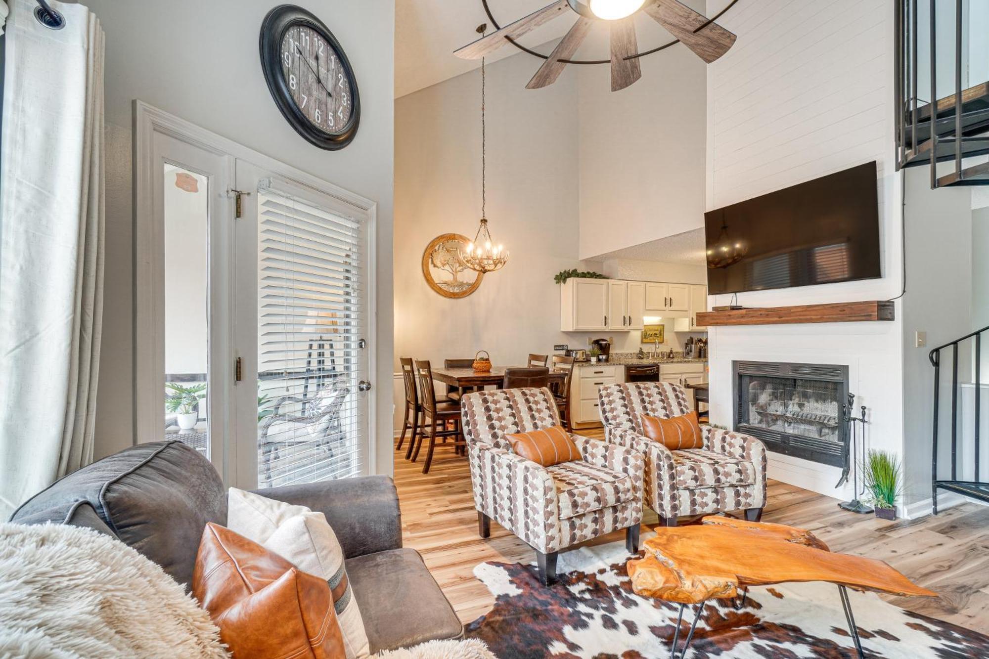Downtown Gatlinburg Condo With Mountain-View Balcony Экстерьер фото