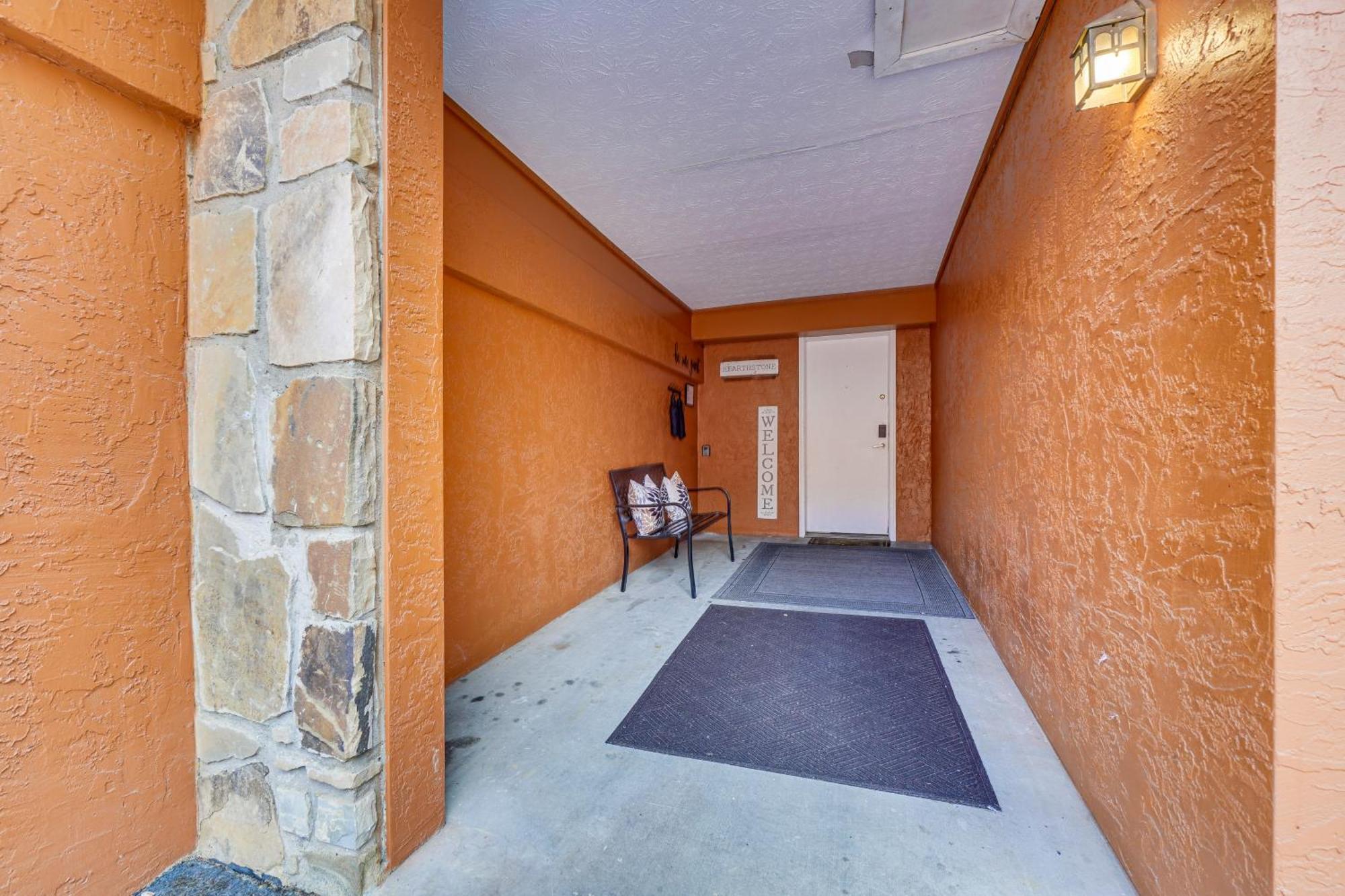 Downtown Gatlinburg Condo With Mountain-View Balcony Экстерьер фото