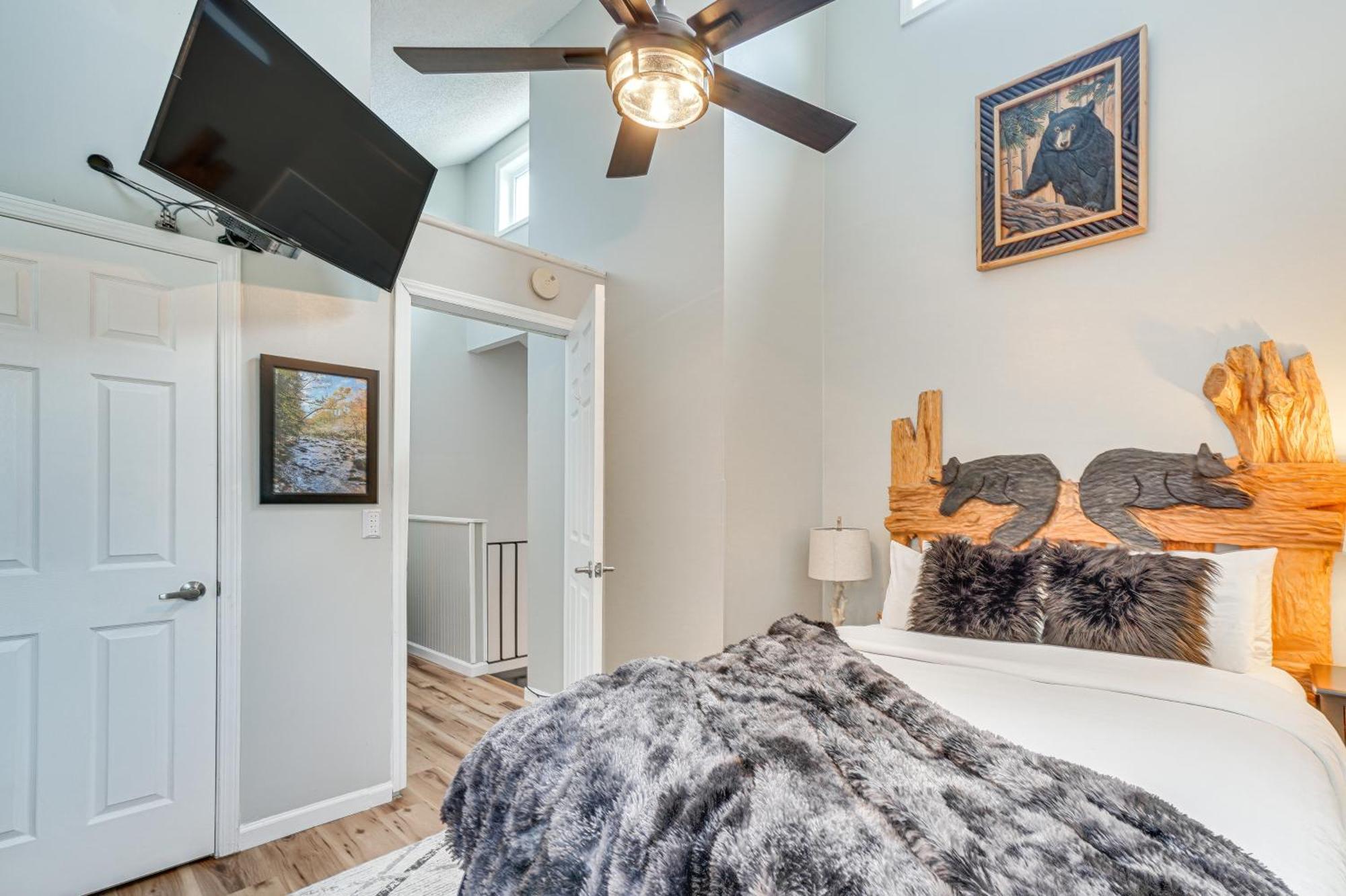 Downtown Gatlinburg Condo With Mountain-View Balcony Экстерьер фото