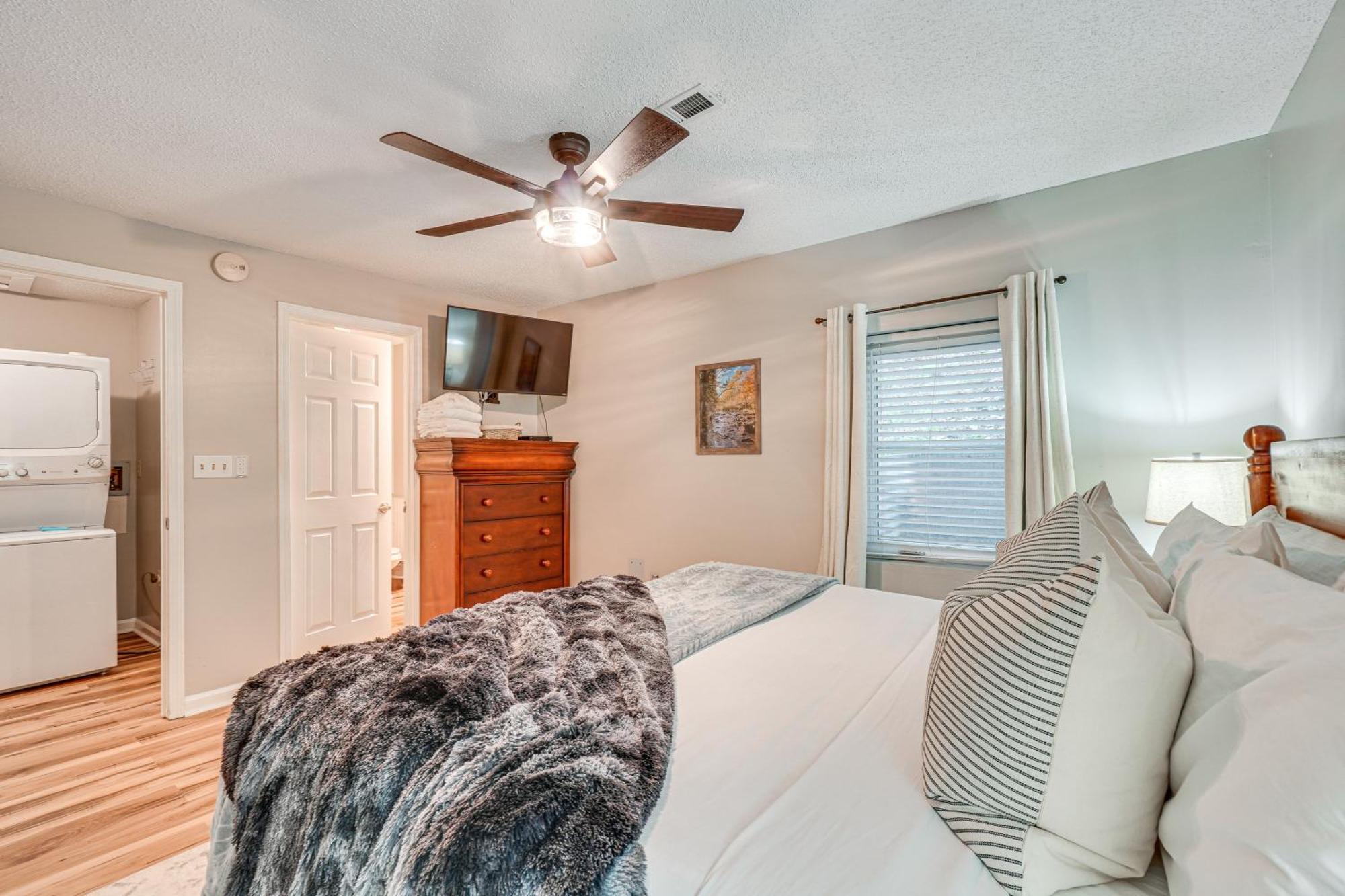 Downtown Gatlinburg Condo With Mountain-View Balcony Экстерьер фото